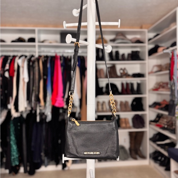Michael Kors Black Crossbody Pebbled Leather Bag with Gleaming Gold Hardware - Picture 3 of 10